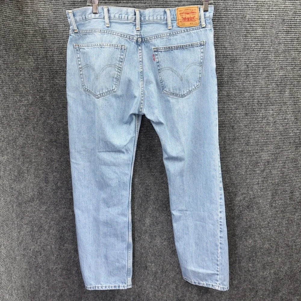 Levi's 505 Straight Fit Jeans Mens 38x32 Light Wash Blue Excellent Denim Cotton
